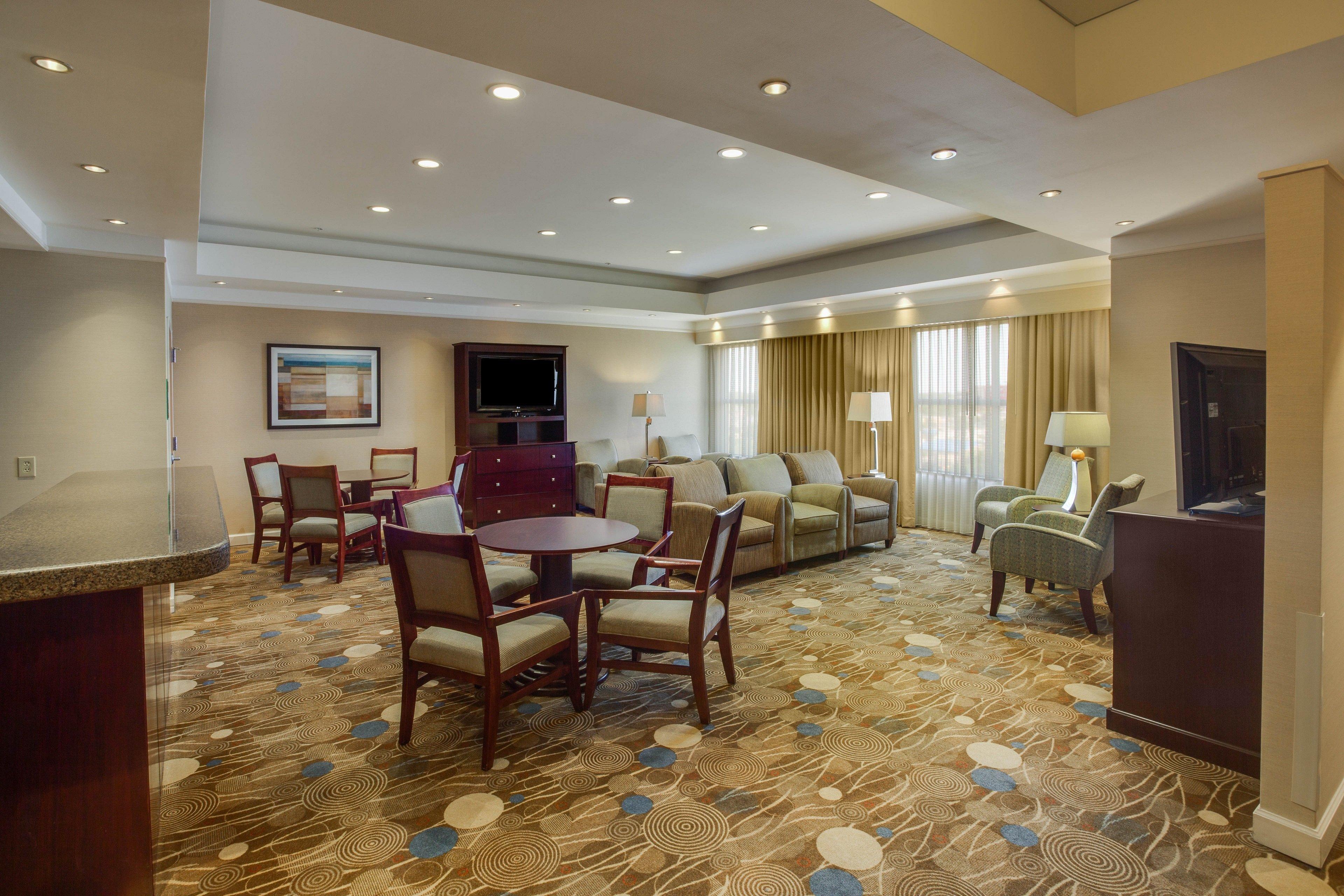 Holiday Inn Baton Rouge College Drive I-10 By Ihg Exterior photo