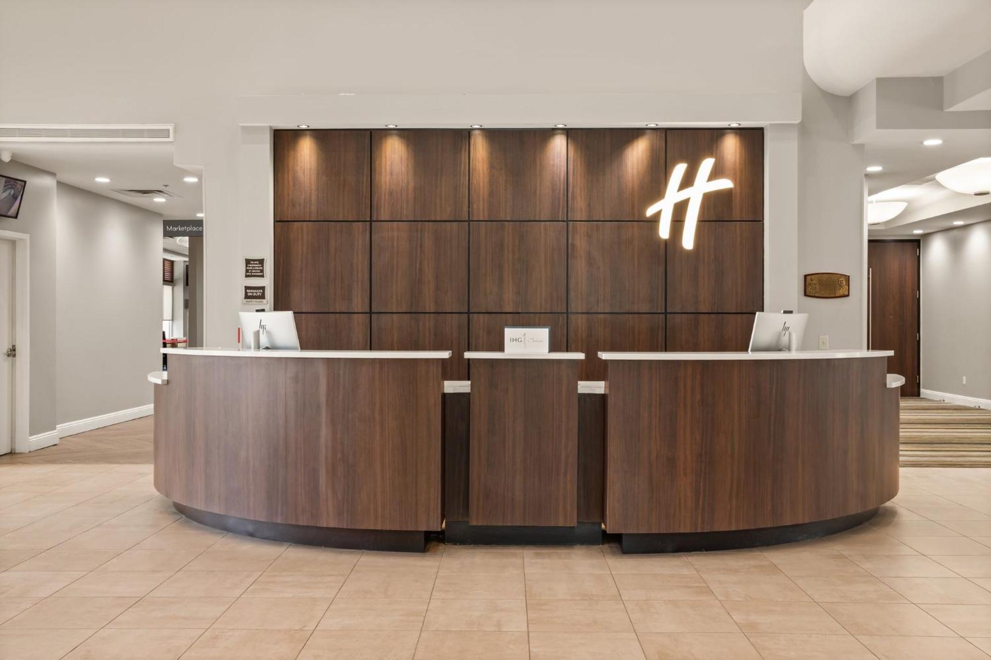 Holiday Inn Baton Rouge College Drive I-10 By Ihg Exterior photo