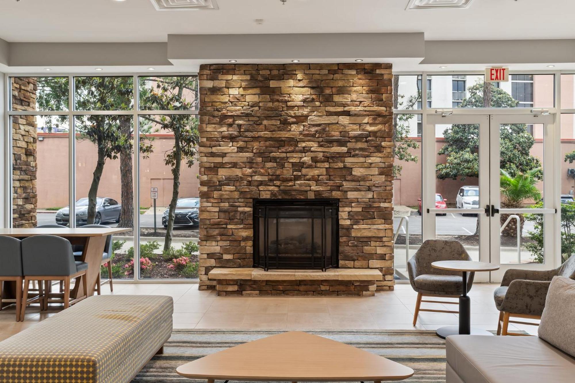 Holiday Inn Baton Rouge College Drive I-10 By Ihg Exterior photo